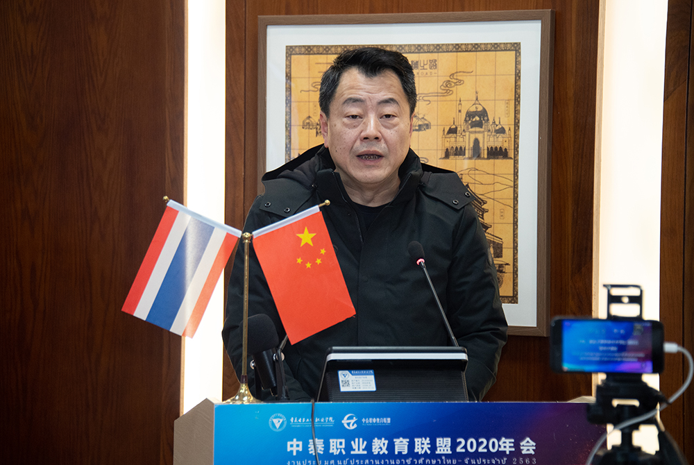 https://www.cqvie.edu.cn/__local/0/94/C6/210D7E1663A371056E0ED45E775_123633CE_7EC33.jpg